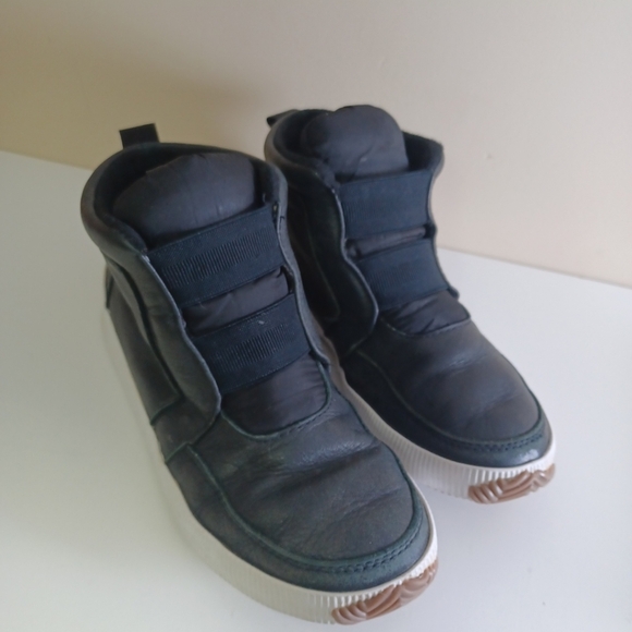 Sorel Black Women Leather Waterproof High Top Sneakers Size 8 Gorpcore Slip-on - Picture 2 of 8